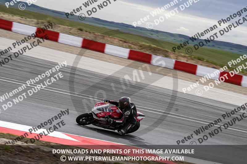 cadwell no limits trackday;cadwell park;cadwell park photographs;cadwell trackday photographs;enduro digital images;event digital images;eventdigitalimages;navarra;no limits trackdays;peter wileman photography;racing digital images;trackday digital images;trackday photos